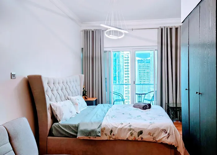 Luxury Studio With Balcony - Close To Metro & Marina