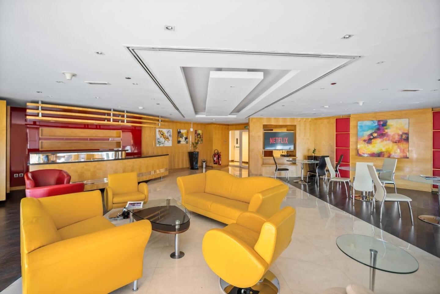 Appartement Luxury With Balcony - Close To Metro & Marina Dubaï