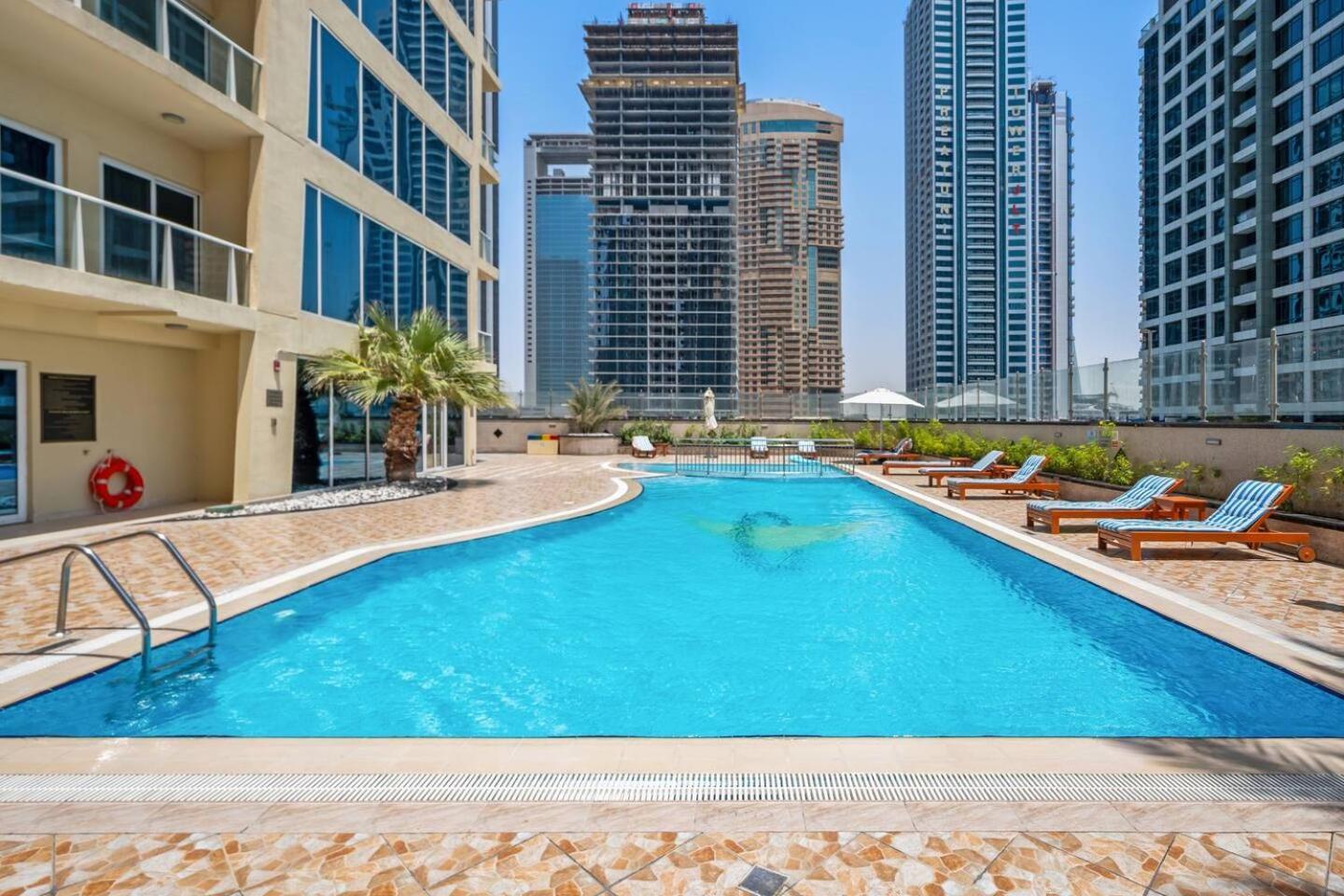 Luxury With Balcony - Close To Metro & Marina Appartement