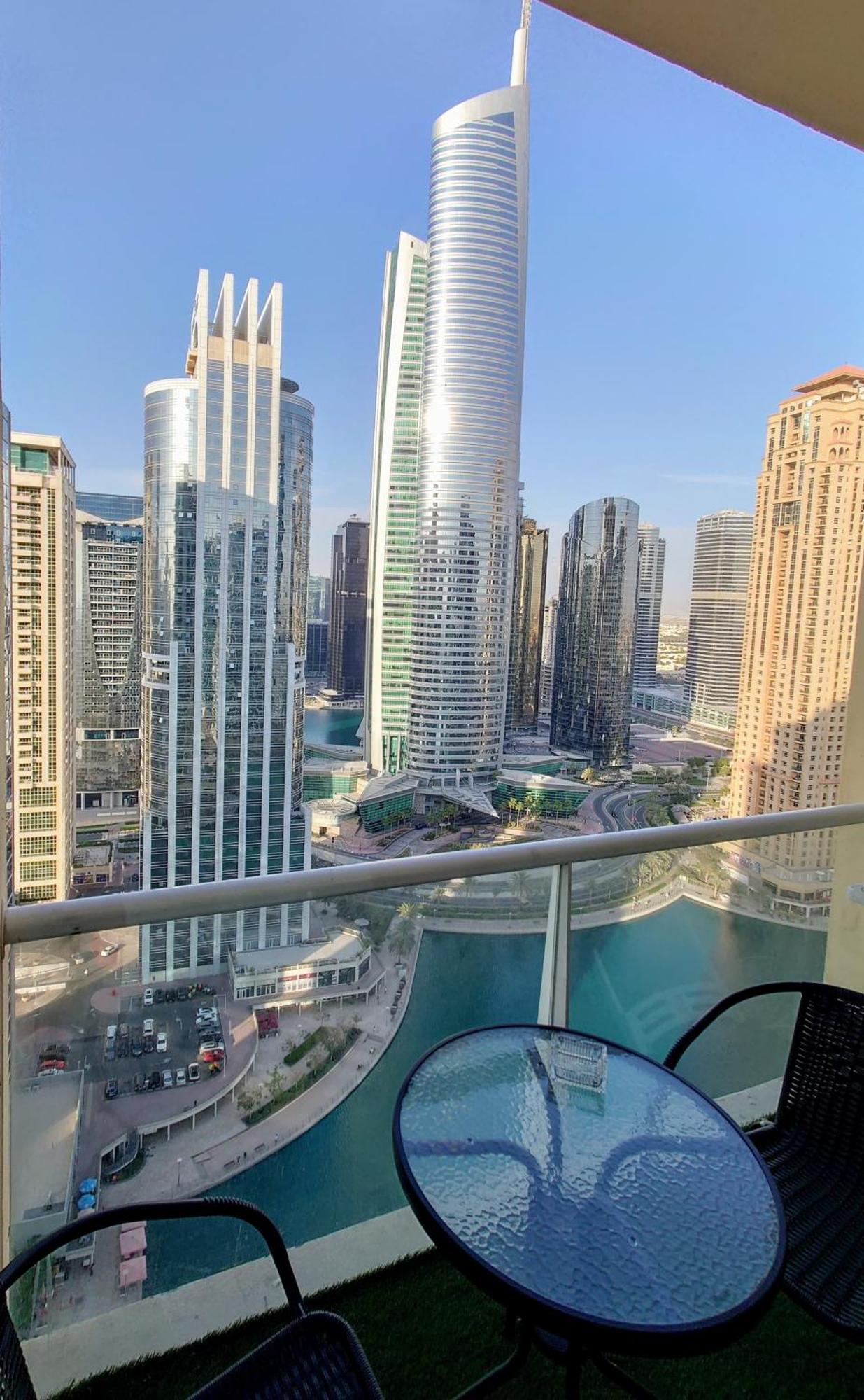 Luxury With Balcony - Close To Metro & Marina Appartement Dubaï